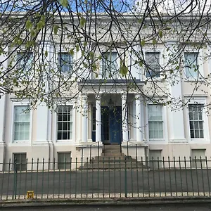  Apartment Alma United Kingdom